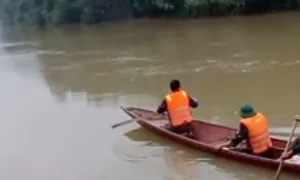 Hai học sinh lớp ba mất tích khi tắm sông Hai học sinh lớp ba mất tích khi tắm sông