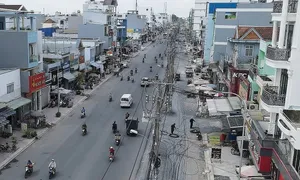 Loạt dự án ở TP HCM chậm tiến độ do vướng trụ điện Loạt dự án ở TP HCM chậm tiến độ do vướng trụ điện