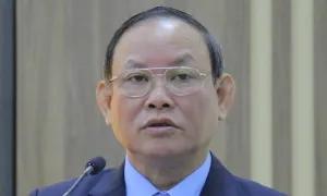 Cựu chủ tịch NXB Giáo dục nhận tiền để 'nâng đỡ' doanh nghiệp trúng thầu Cựu chủ tịch NXB Giáo dục nhận tiền để 'nâng đỡ' doanh nghiệp trúng thầu