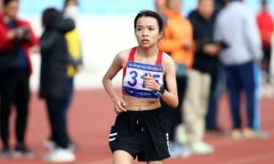 Lê Thị Tuyết bảo vệ HC vàng 10.000m ở giải điền kinh VĐQG Lê Thị Tuyết bảo vệ HC vàng 10.000m ở giải điền kinh VĐQG