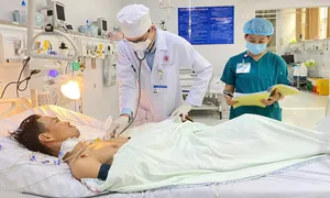 Nối thành công cánh tay đứt lìa của người thợ Nối thành công cánh tay đứt lìa của người thợ