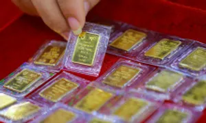 Mỗi lượng vàng giảm tiếp nửa triệu đồng Mỗi lượng vàng giảm tiếp nửa triệu đồng