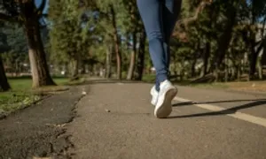 6 điều nên làm khi đi bộ để cải thiện sức khỏe tim mạch 6 điều nên làm khi đi bộ để cải thiện sức khỏe tim mạch
