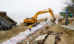 Đắp đê cứu bãi biển 'đẹp nhất châu Á' Đắp đê cứu bãi biển 'đẹp nhất châu Á'