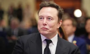 Elon Musk nêu vấn đề 'Mỹ giải phóng người Anh khỏi chính phủ'