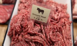 Mỹ gấp rút tìm cách hạ giá sinh hoạt cho người dân